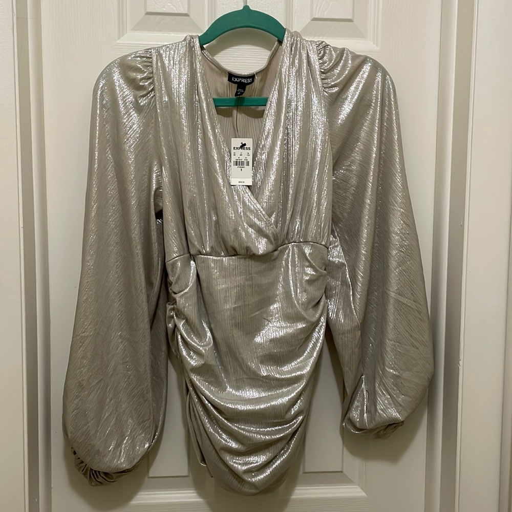 NWT Express blouse sz sm 174